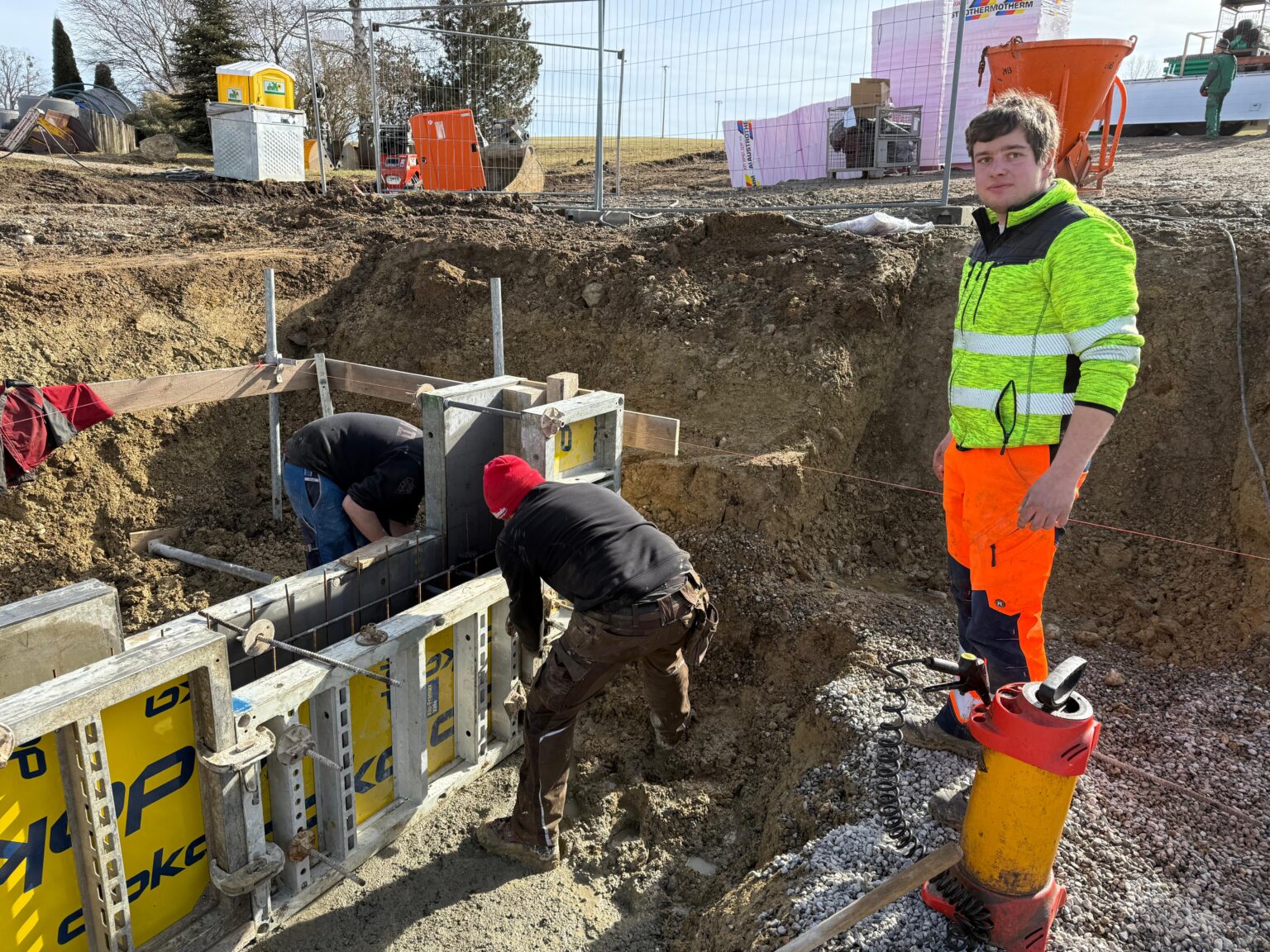 Feuerwehr und Vereinsheim Forst 1