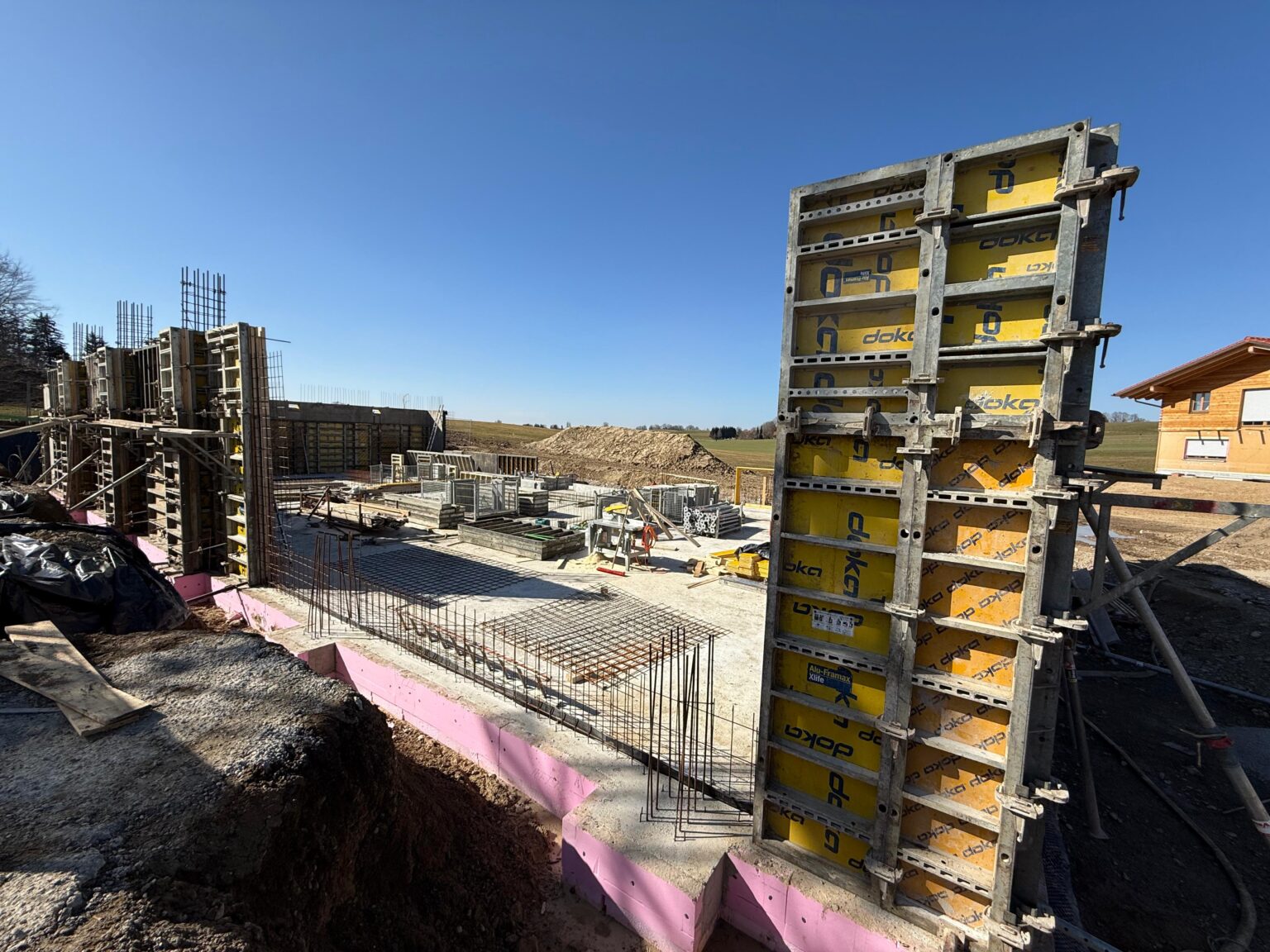 Feuerwehr und Vereinsheim Forst 12